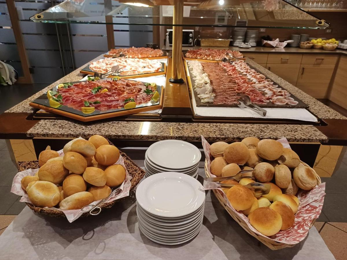 Hotel Bel Sit كومانو تيرمي المظهر الخارجي الصورة