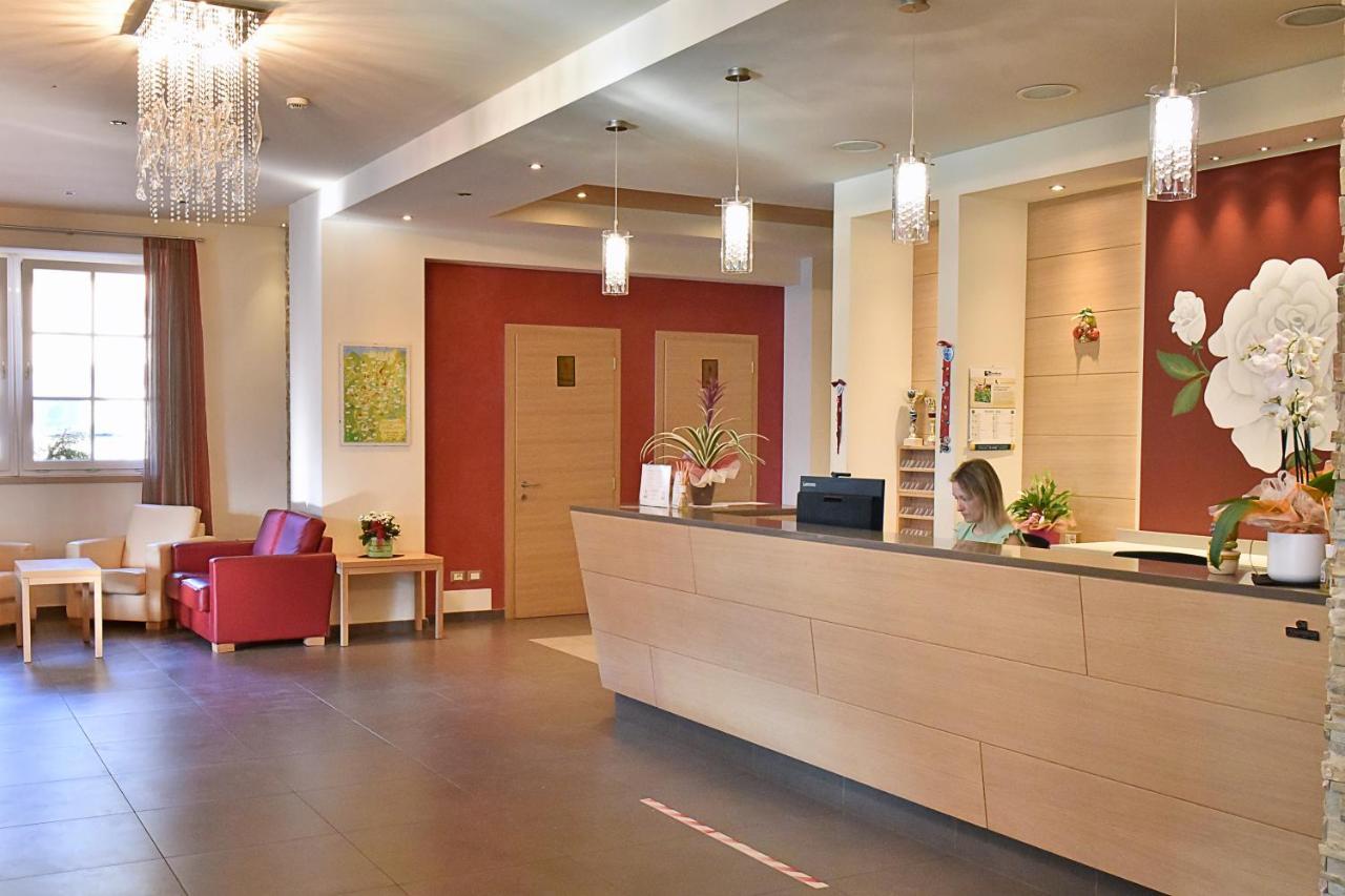 Hotel Bel Sit كومانو تيرمي المظهر الخارجي الصورة